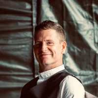 Selbstständiger Concierge.jpeg